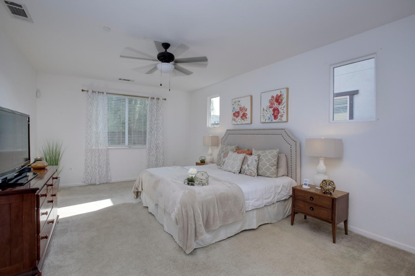1045 Sprig Way Gilroy, CA 95020 - Photo 20 of 38 Gallery Image 20
