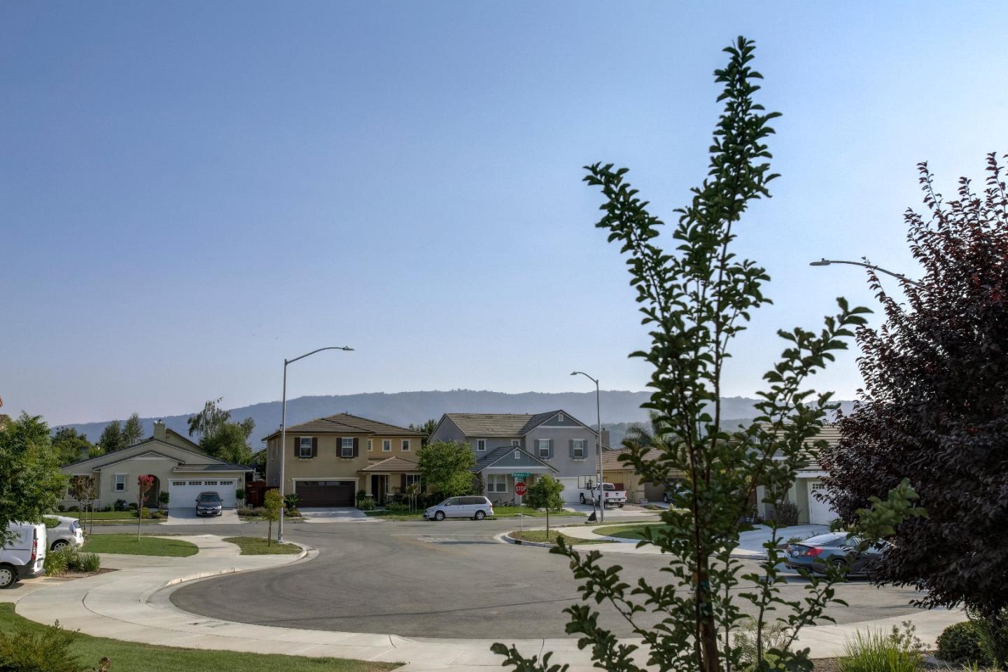 1045 Sprig Way Gilroy, CA 95020 - Photo 32 of 38 Gallery Image 32