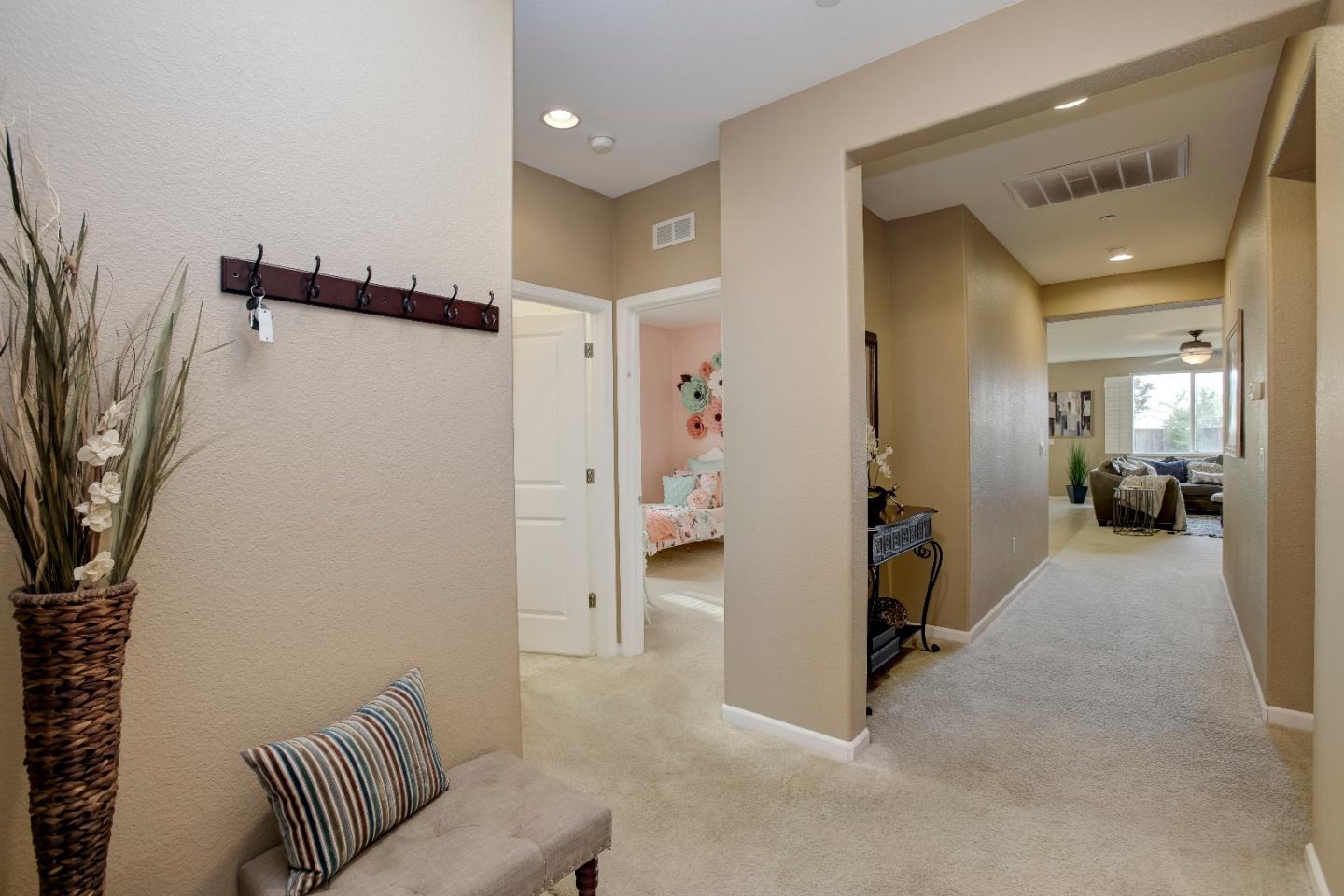 1045 Sprig Way Gilroy, CA 95020 - Photo 4 of 38 Gallery Image 4