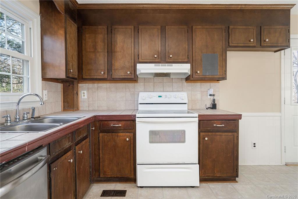 507 Ralph Handsel Boulevard Stanley, NC 28164 - Photo 2 of 15 Gallery Image 2