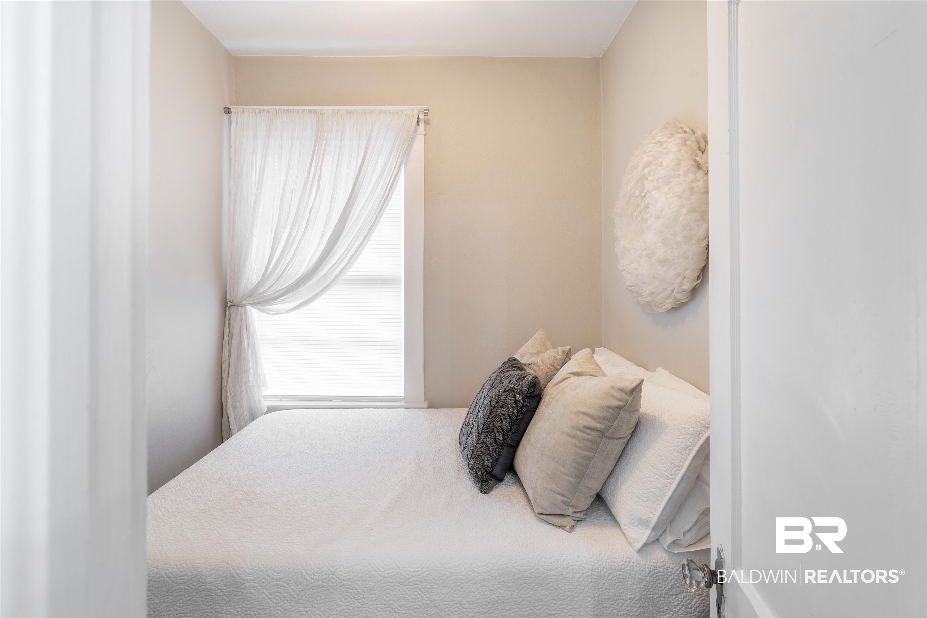 1600 Government Street, Unit 3F Mobile, AL 36604 - Photo 10 of 18 View of bedroom