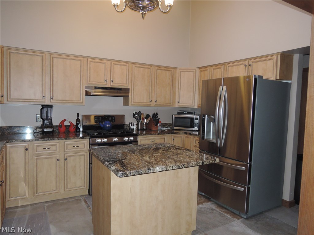 1244 Shields Road Youngstown, OH 44511 - Photo 4 of 33 Gallery Image 4