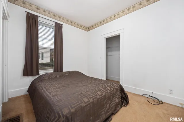 $129,900 | 203 Lyons Court, Toulon, IL 61483