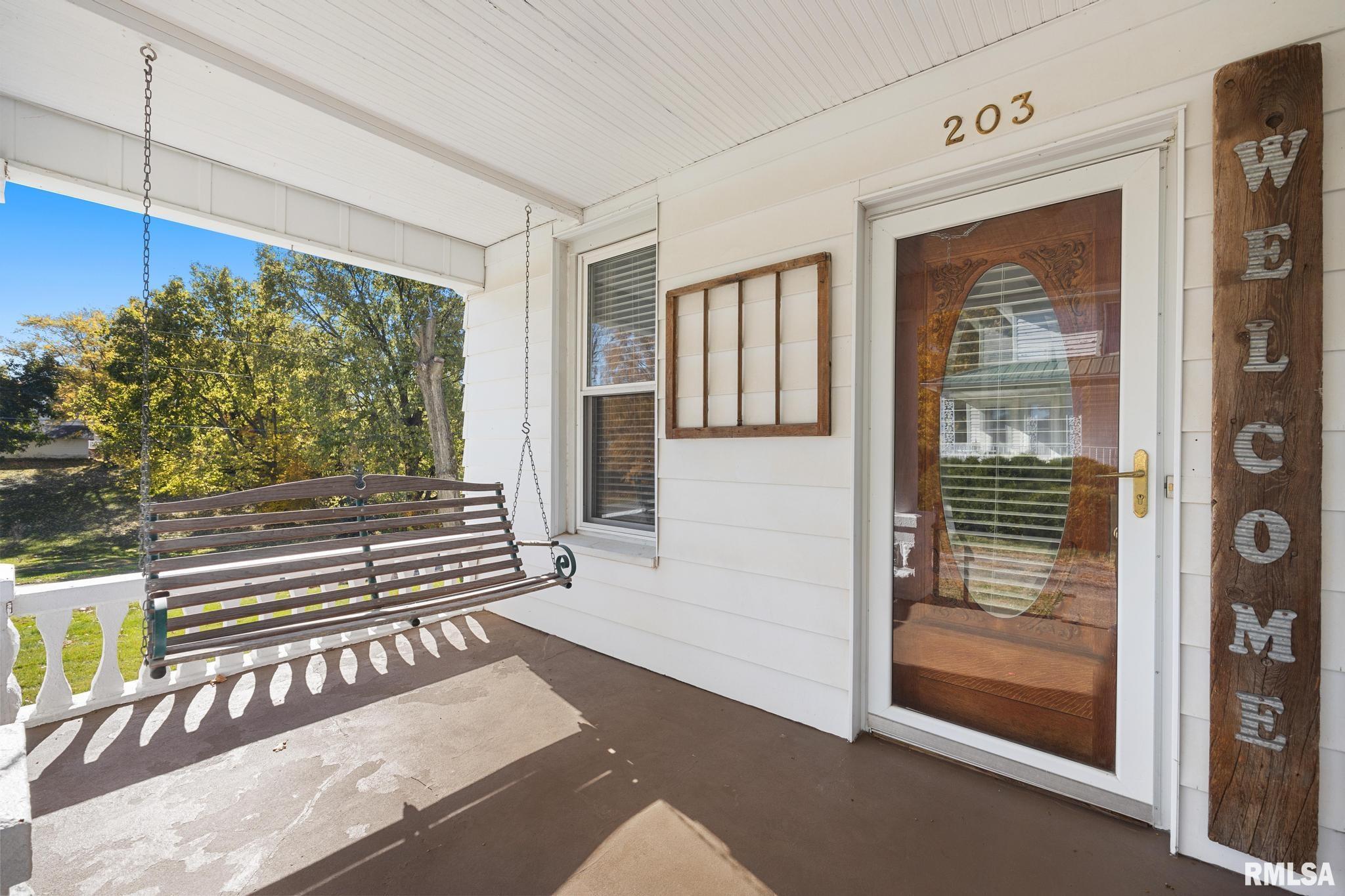 203 Lyons Court Toulon, IL 61483 - Photo 2 of 38