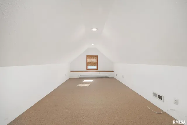 $129,900 | 203 Lyons Court, Toulon, IL 61483