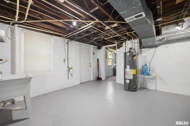 $129,900 | 203 Lyons Court, Toulon, IL 61483