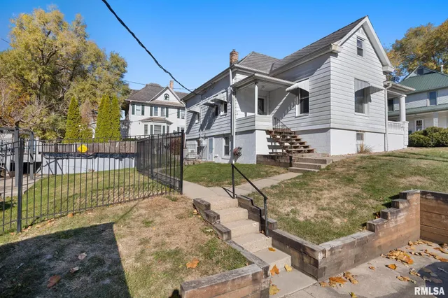 $129,900 | 203 Lyons Court, Toulon, IL 61483