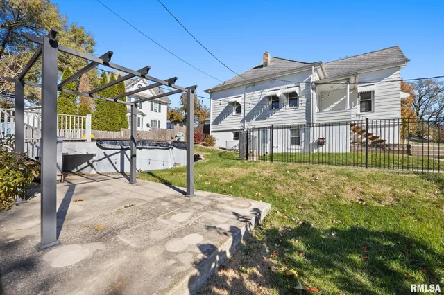 $129,900 | 203 Lyons Court, Toulon, IL 61483