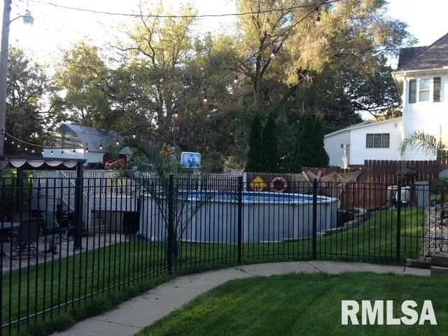 $129,900 | 203 Lyons Court, Toulon, IL 61483