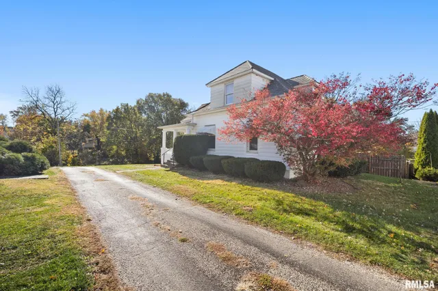 $129,900 | 203 Lyons Court, Toulon, IL 61483