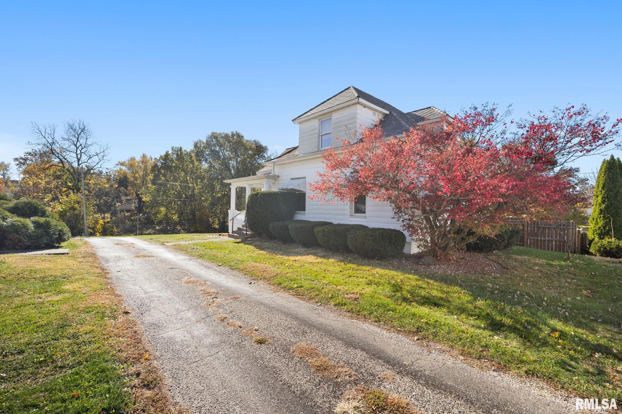 203 Lyons Court Toulon, IL 61483 - Photo 4 of 38