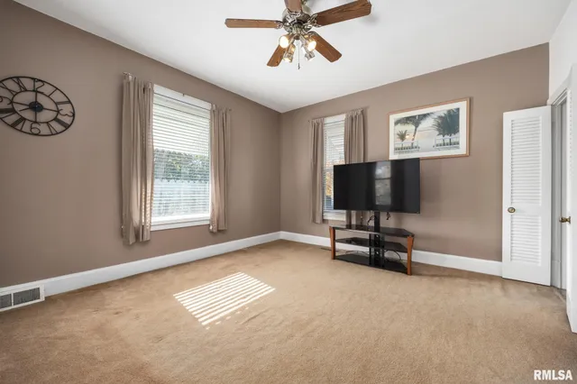 $129,900 | 203 Lyons Court, Toulon, IL 61483