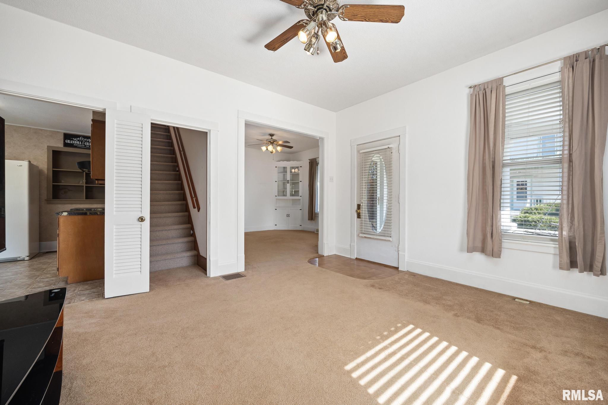 203 Lyons Court Toulon, IL 61483 - Photo 9 of 38