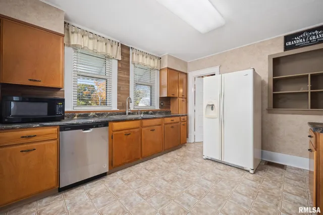 $129,900 | 203 Lyons Court, Toulon, IL 61483