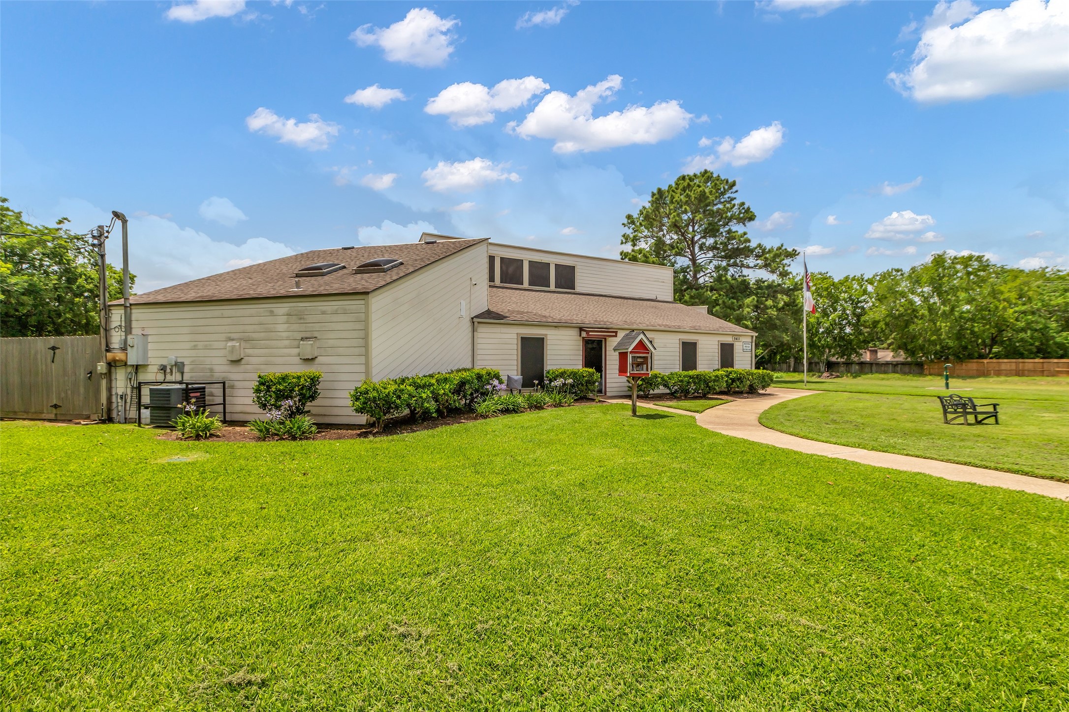 9206 Kirkleigh Lane Spring, TX 77379 - Photo 38 of 47 Neighborhood clubhouse