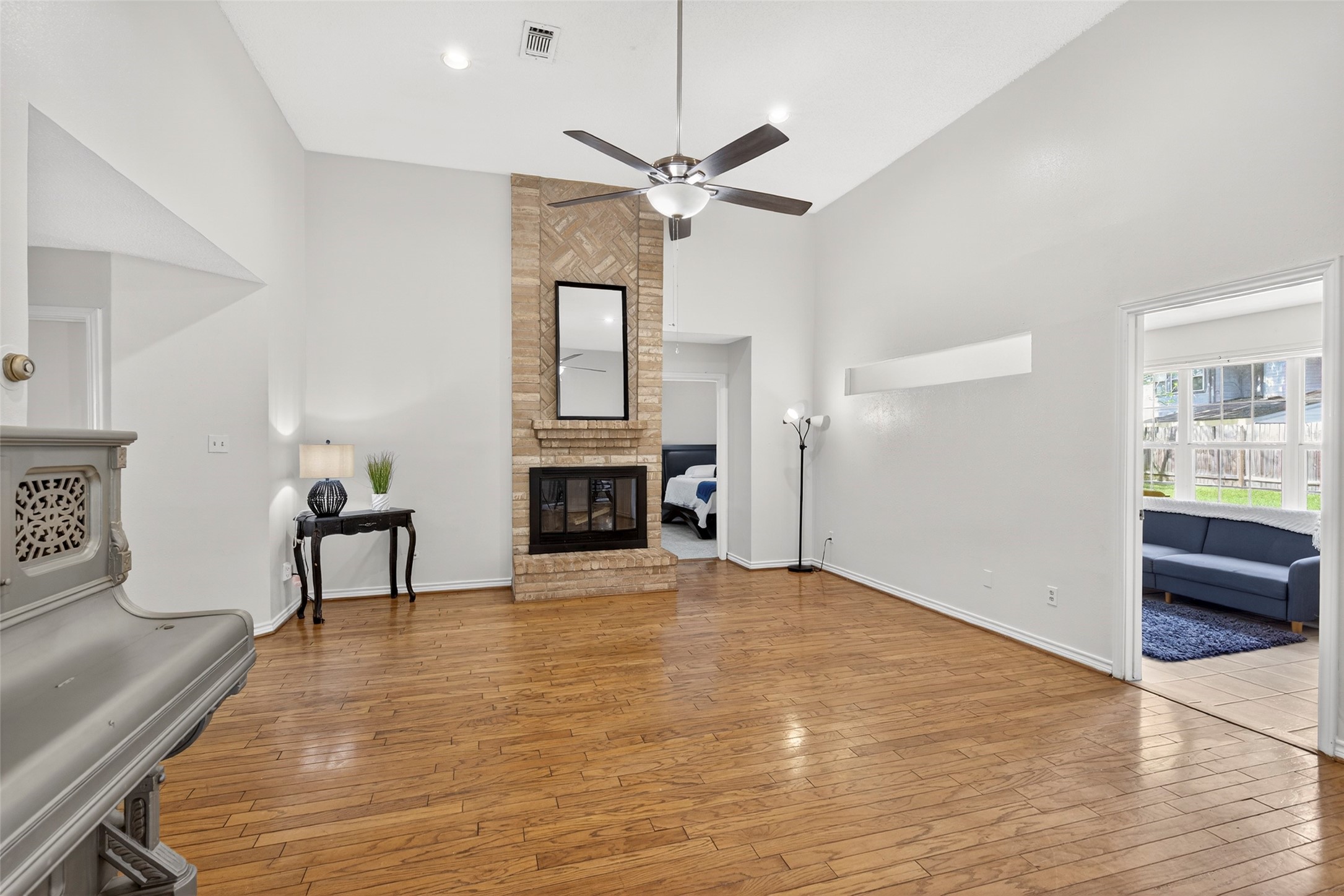 9206 Kirkleigh Lane Spring, TX 77379 - Photo 5 of 47