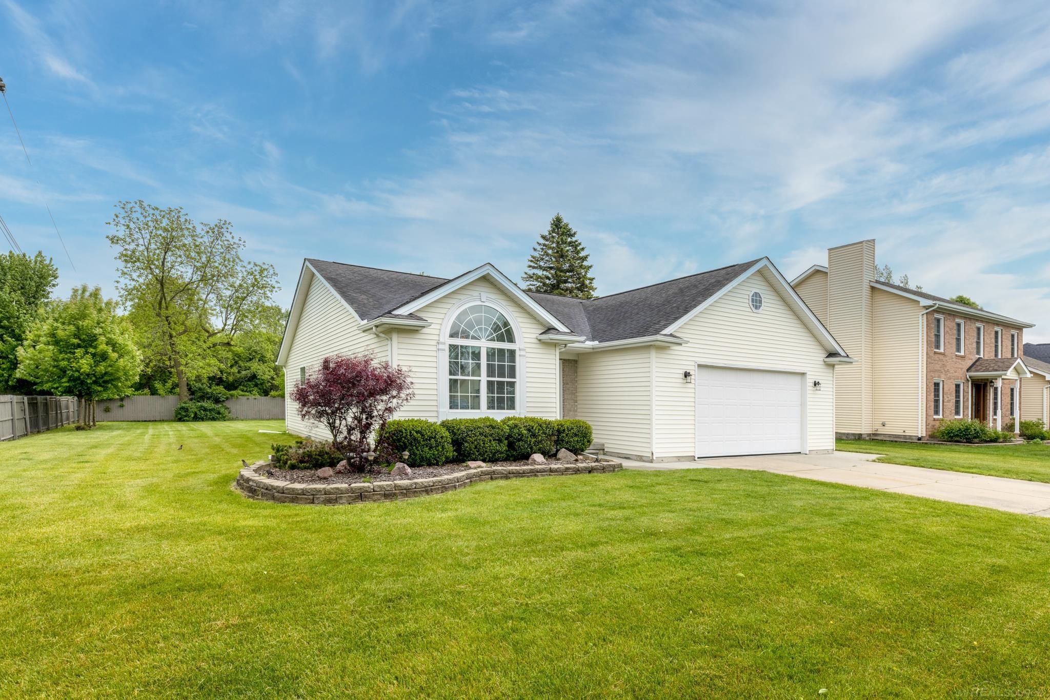 25 Rella Rae Avenue Marysville, MI 48040 - Photo 2 of 27 Gallery Image 2