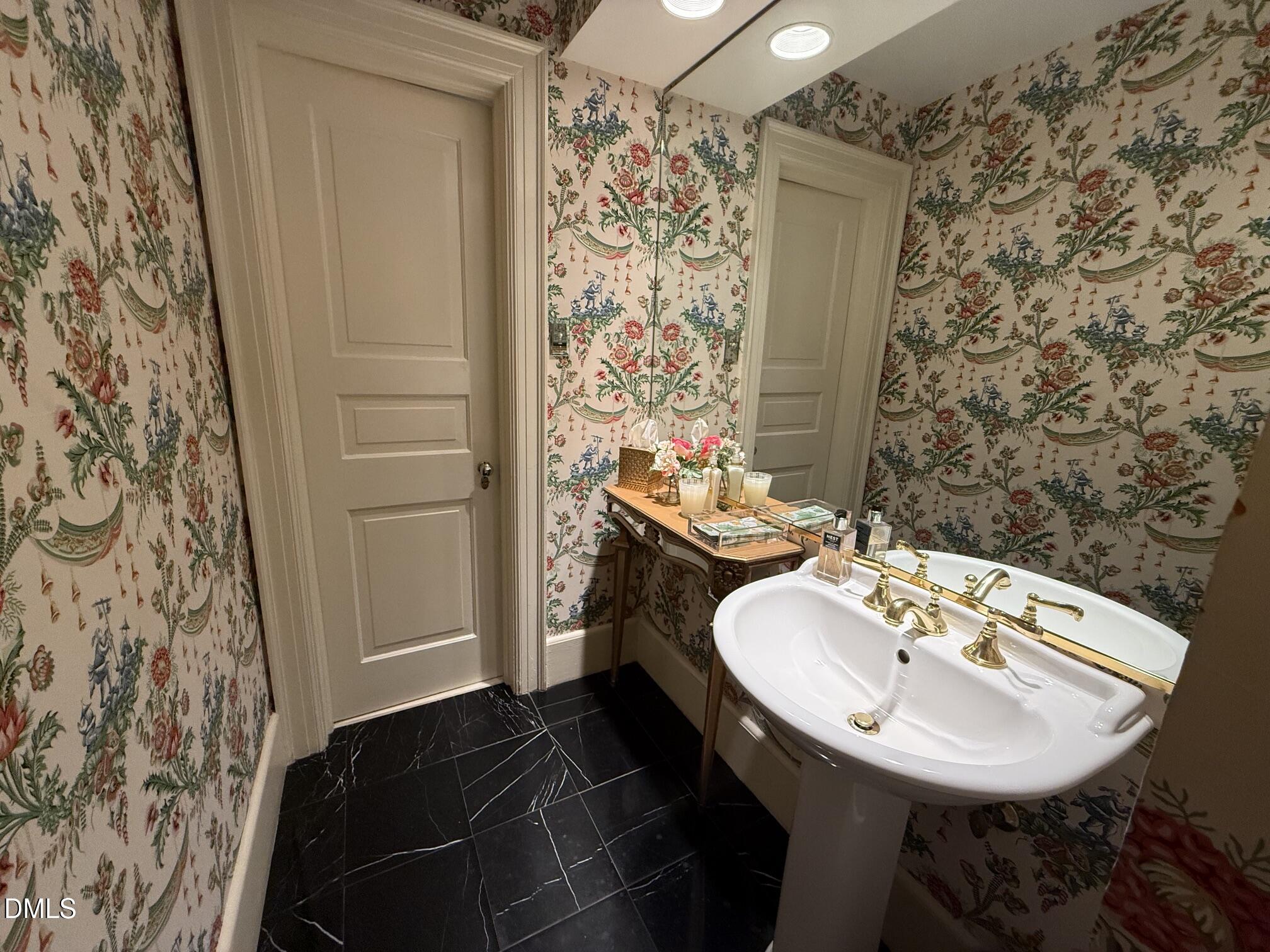2527 White Oak Road Raleigh, NC 27609 - Photo 19 of 24 Gallery Image 19