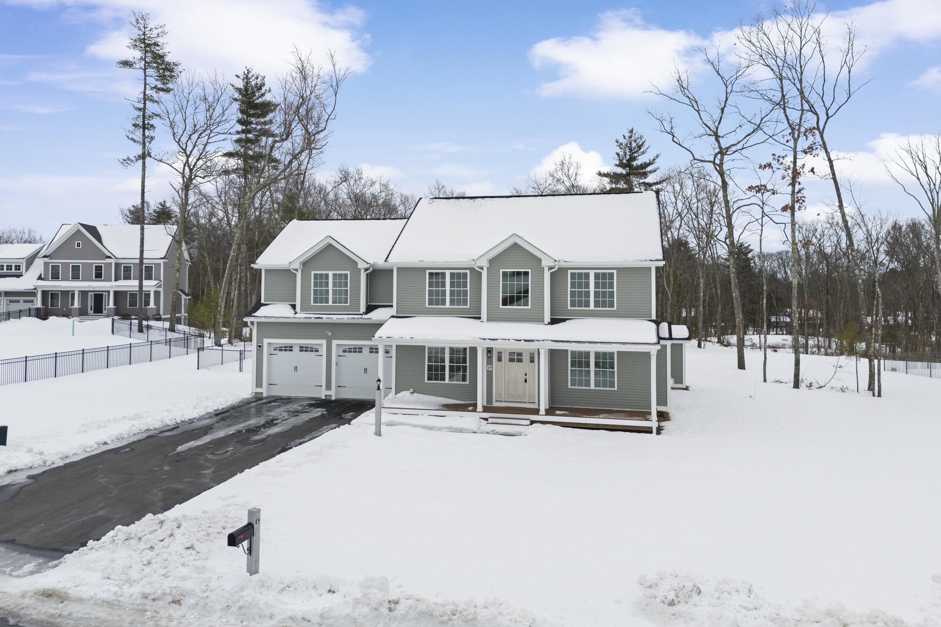 19 Daniel Road Derry, NH 03038 - Photo 1 of 53