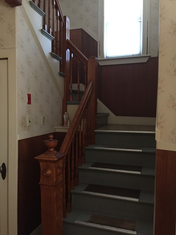186 Vernon Street Worcester, MA 01607 - Photo 7 of 26 Gallery Image 7