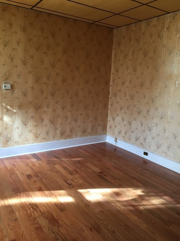 186 Vernon Street Worcester, MA 01607 - Photo 10 of 26 Gallery Image 10
