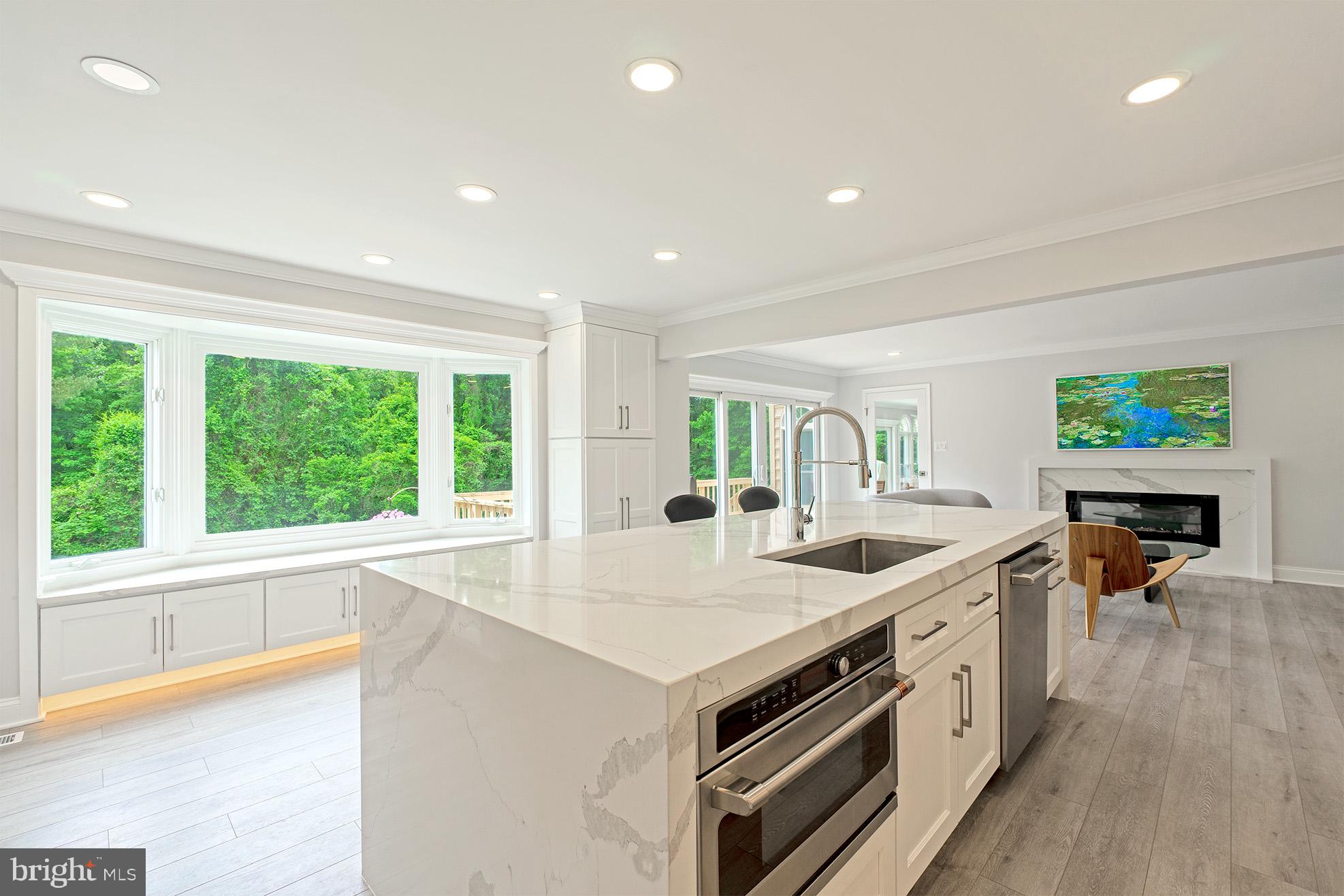 10000 Cloverdale Place Vienna, VA 22182 - Photo 15 of 59