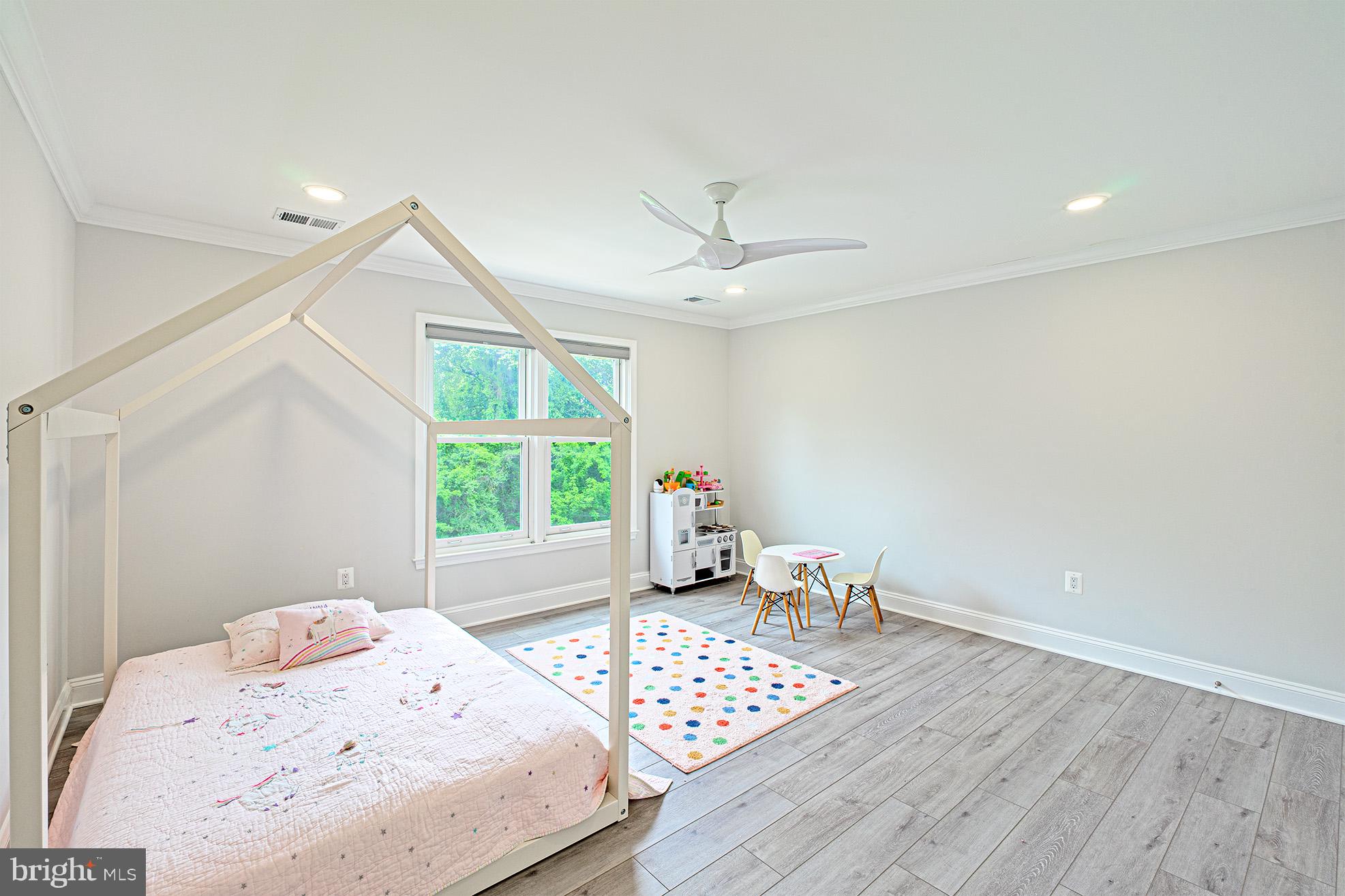 10000 Cloverdale Place Vienna, VA 22182 - Photo 30 of 59