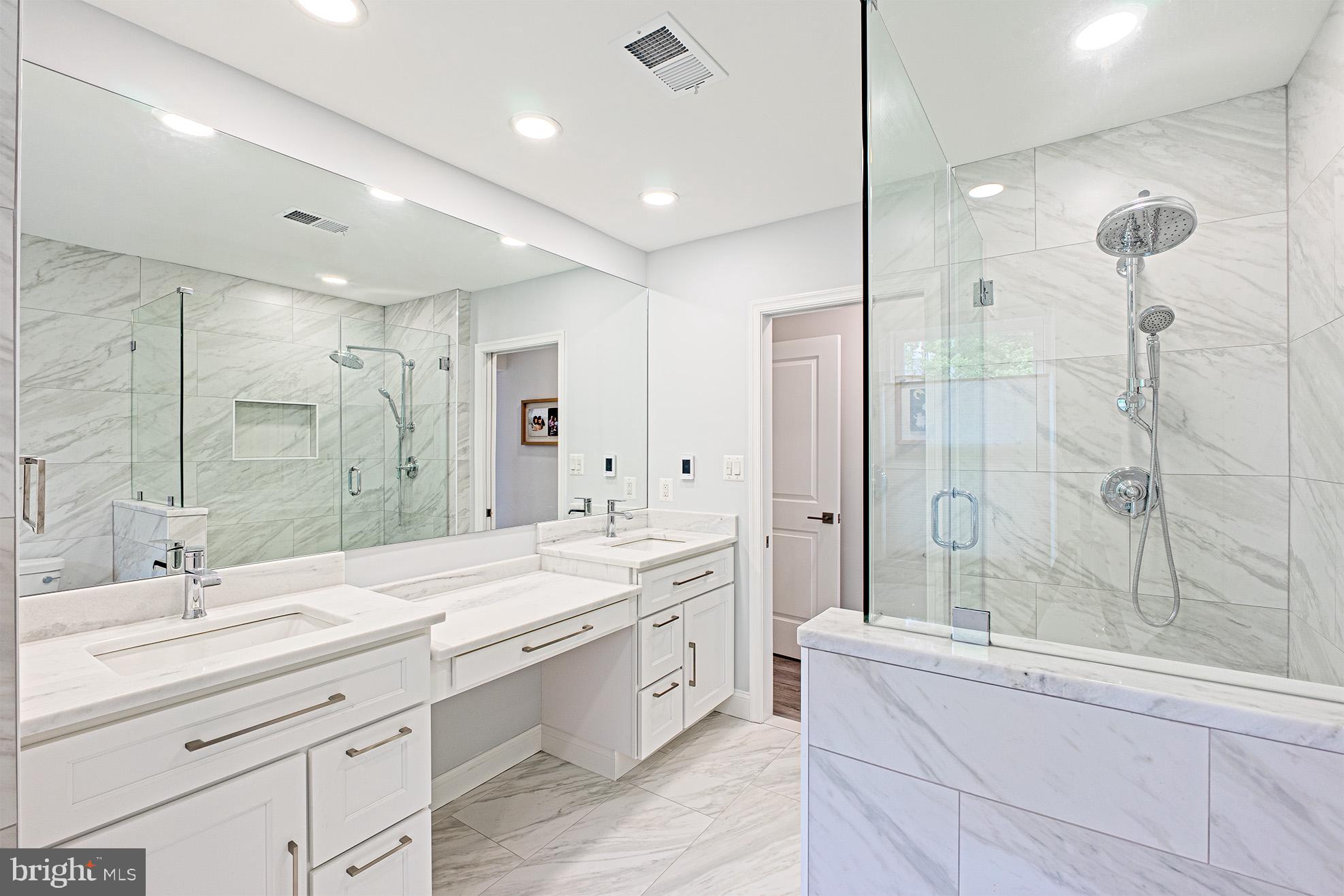 10000 Cloverdale Place Vienna, VA 22182 - Photo 40 of 59