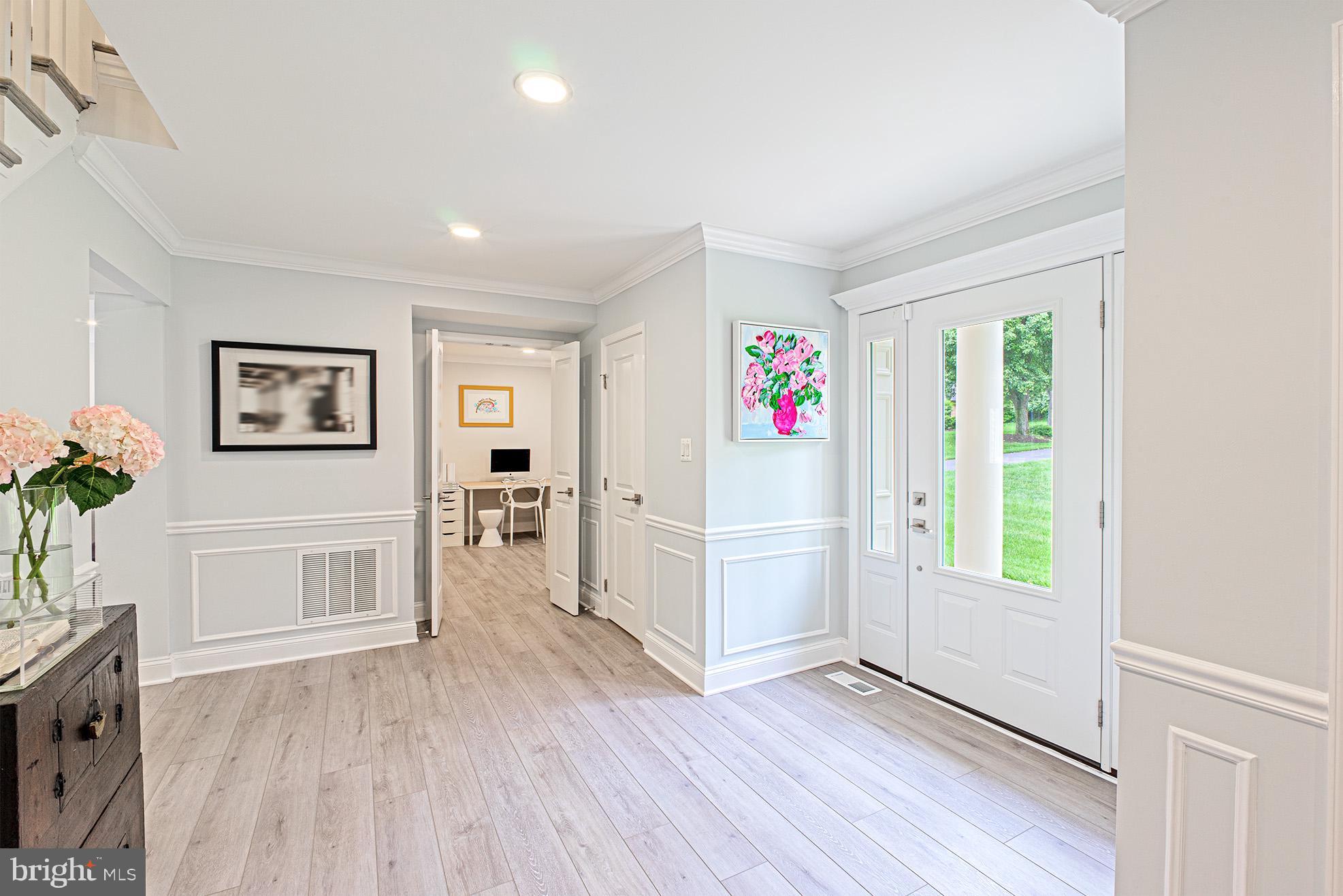 10000 Cloverdale Place Vienna, VA 22182 - Photo 4 of 59