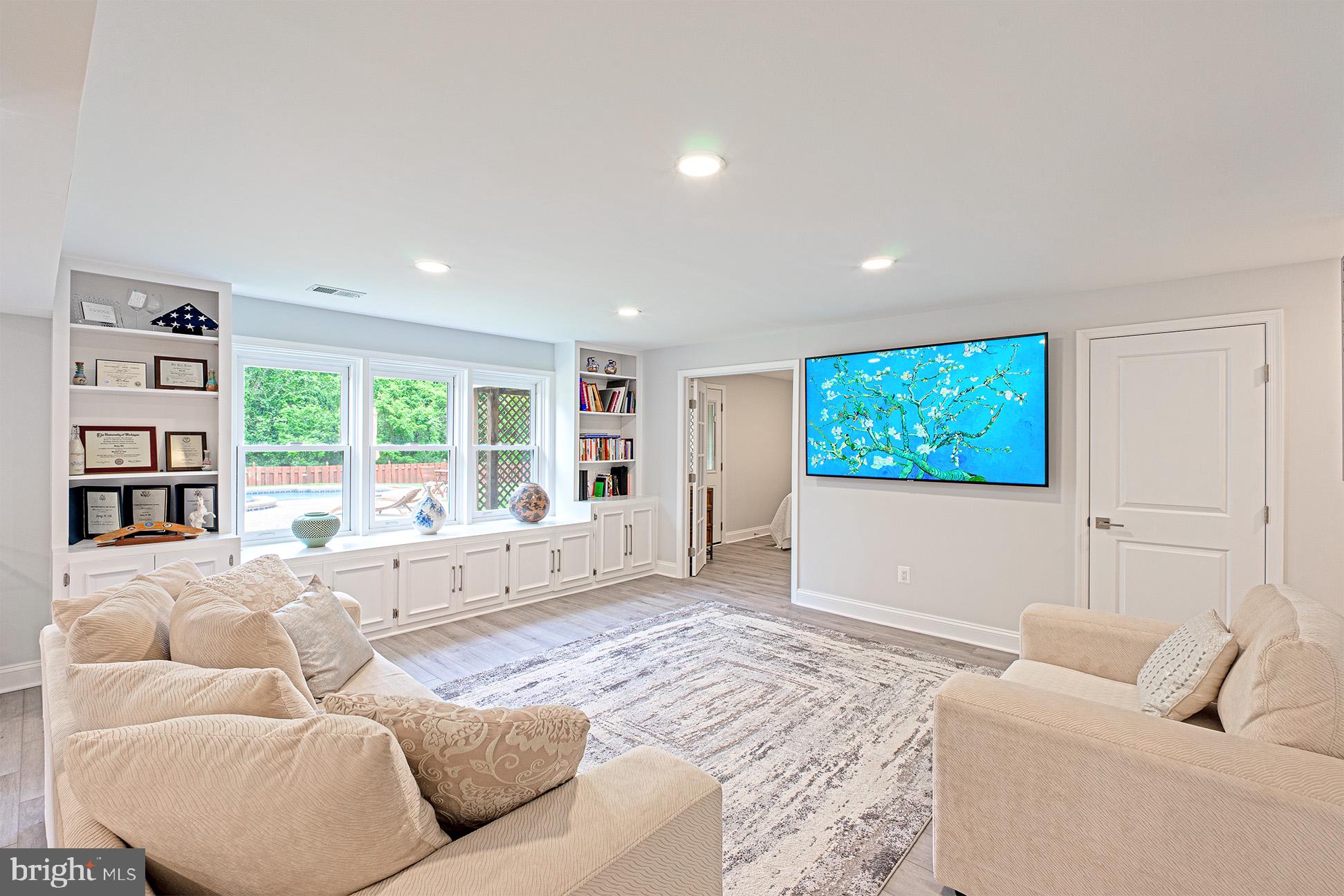 10000 Cloverdale Place Vienna, VA 22182 - Photo 44 of 59