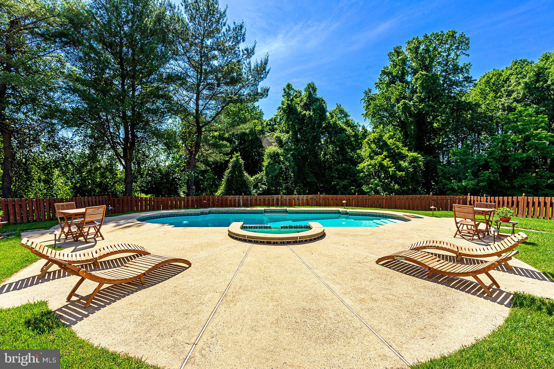 10000 Cloverdale Place Vienna, VA 22182 - Photo 55 of 59