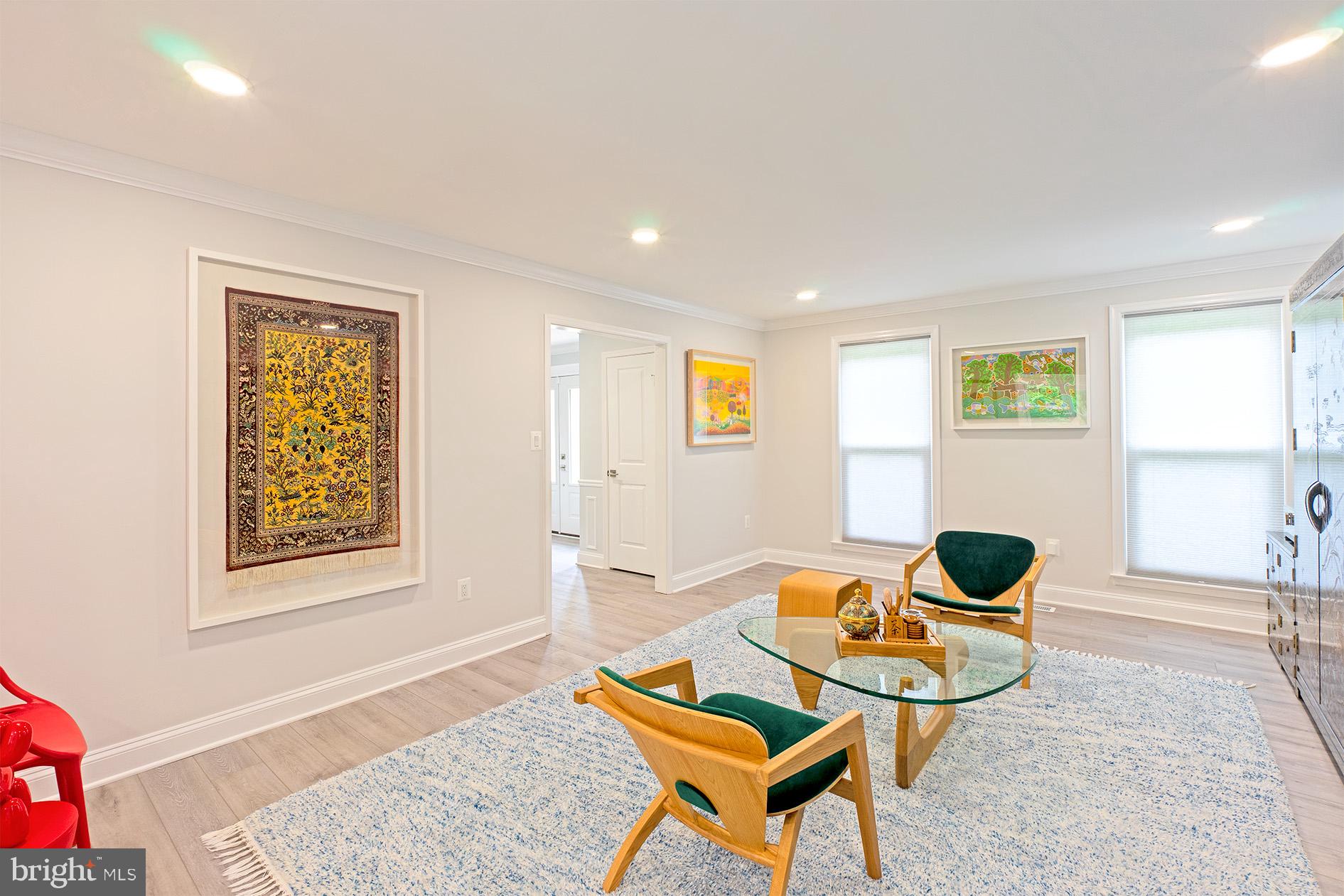 10000 Cloverdale Place Vienna, VA 22182 - Photo 6 of 59