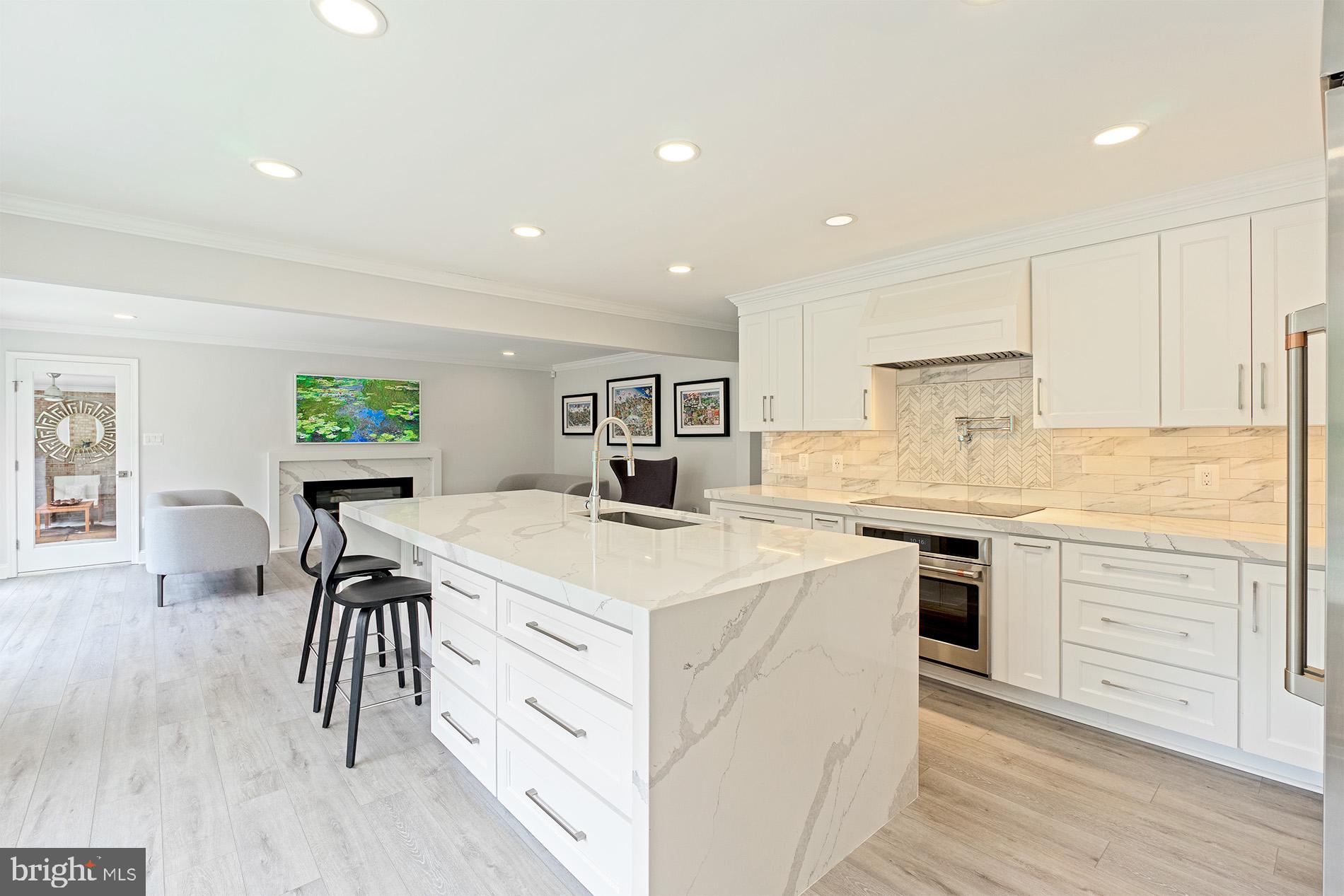 10000 Cloverdale Place Vienna, VA 22182 - Photo 9 of 59