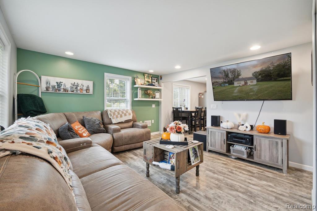 6149 Waldon Road Clarkston, MI 48346 - Photo 7 of 33
