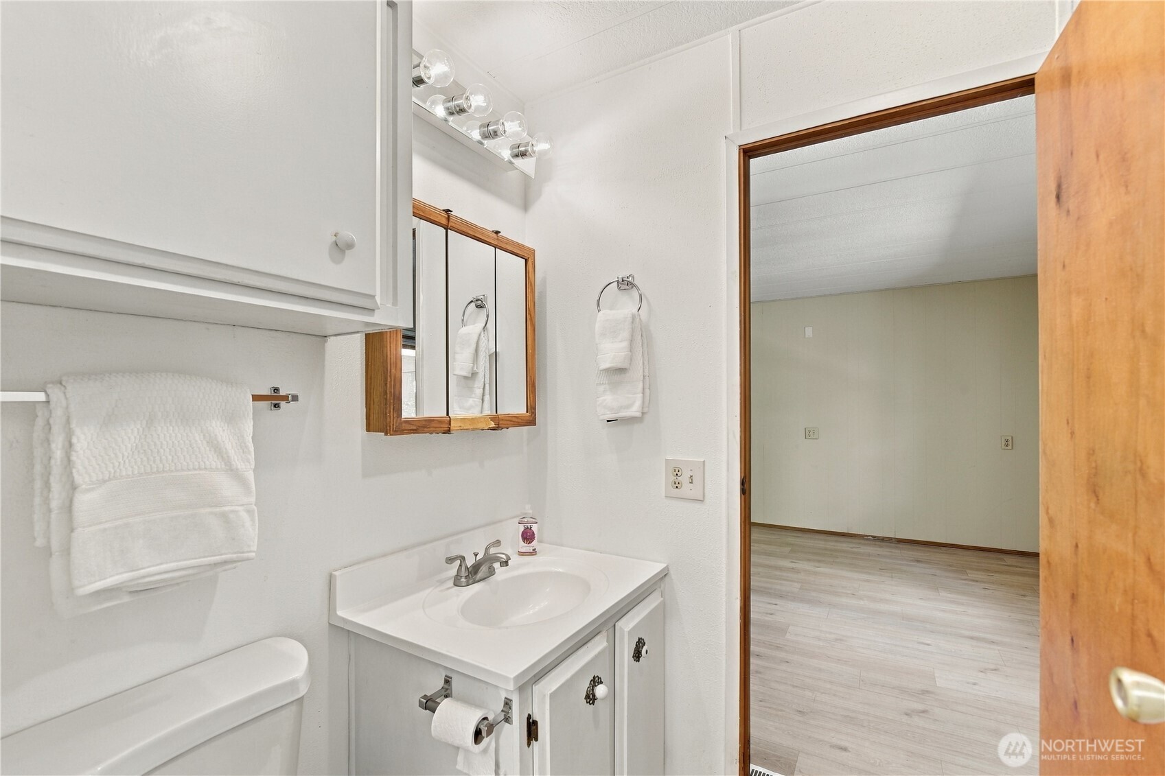 22104 49th Avenue Southeast Bothell, WA 98021 - Photo 23 of 29 Gallery Image 23