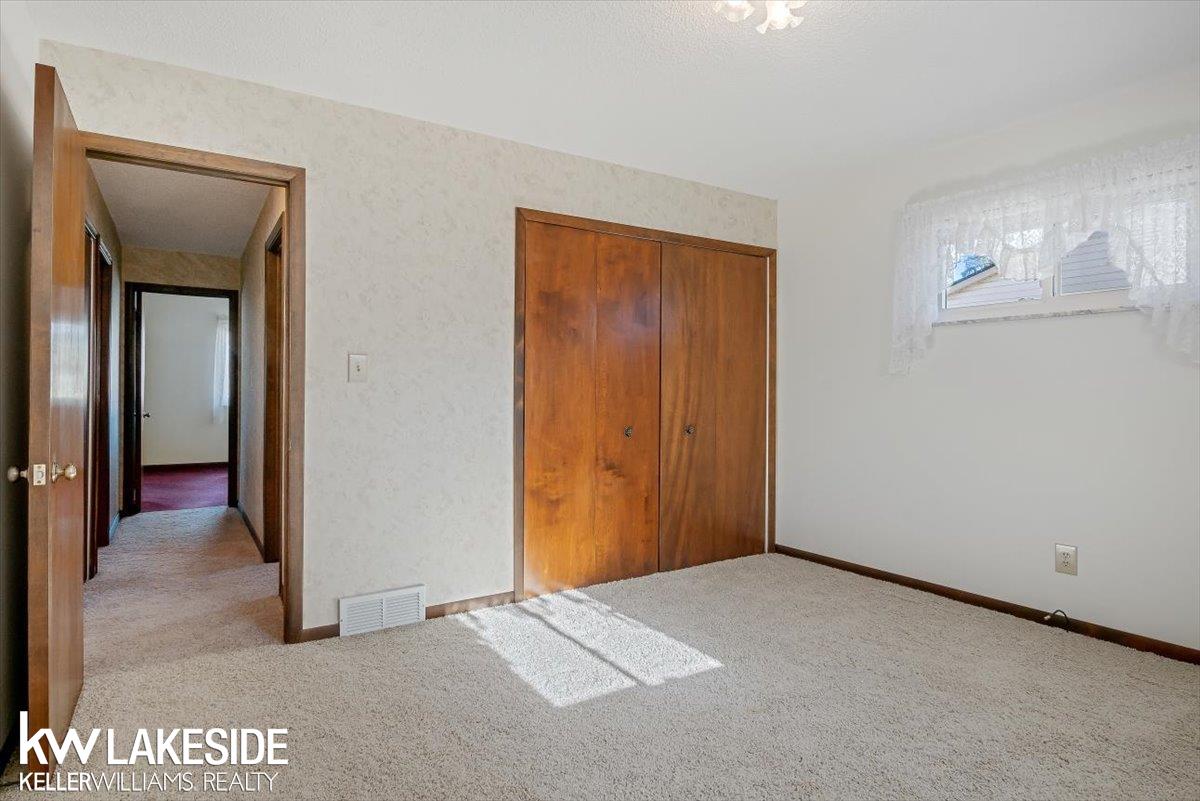 28718 Cotton Road New Baltimore, MI 48047 - Photo 19 of 37 50157694-0aa173a3-7caf-46bd-9971-c3dc9cd844ab.JPG