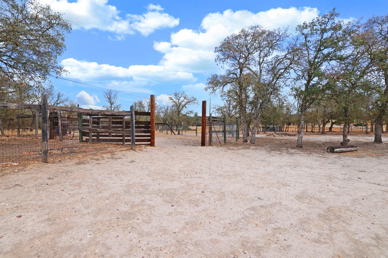 12390 Pattison Road Burson, CA 95225 - Photo 16 of 48 Gallery Image 16