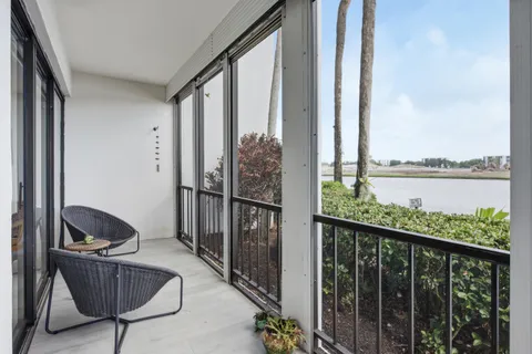$825,000 | 7768 Lakeside Boulevard, Unit 515, Boca Raton, FL 33434