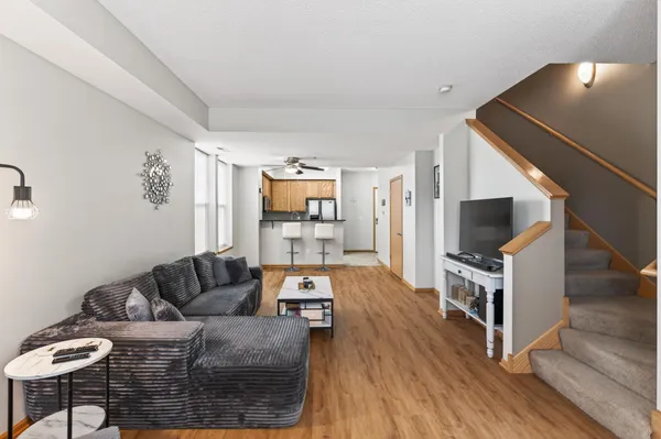 $209,900 | 150 East Burnsville Parkway, Unit 101, Burnsville, MN 55337