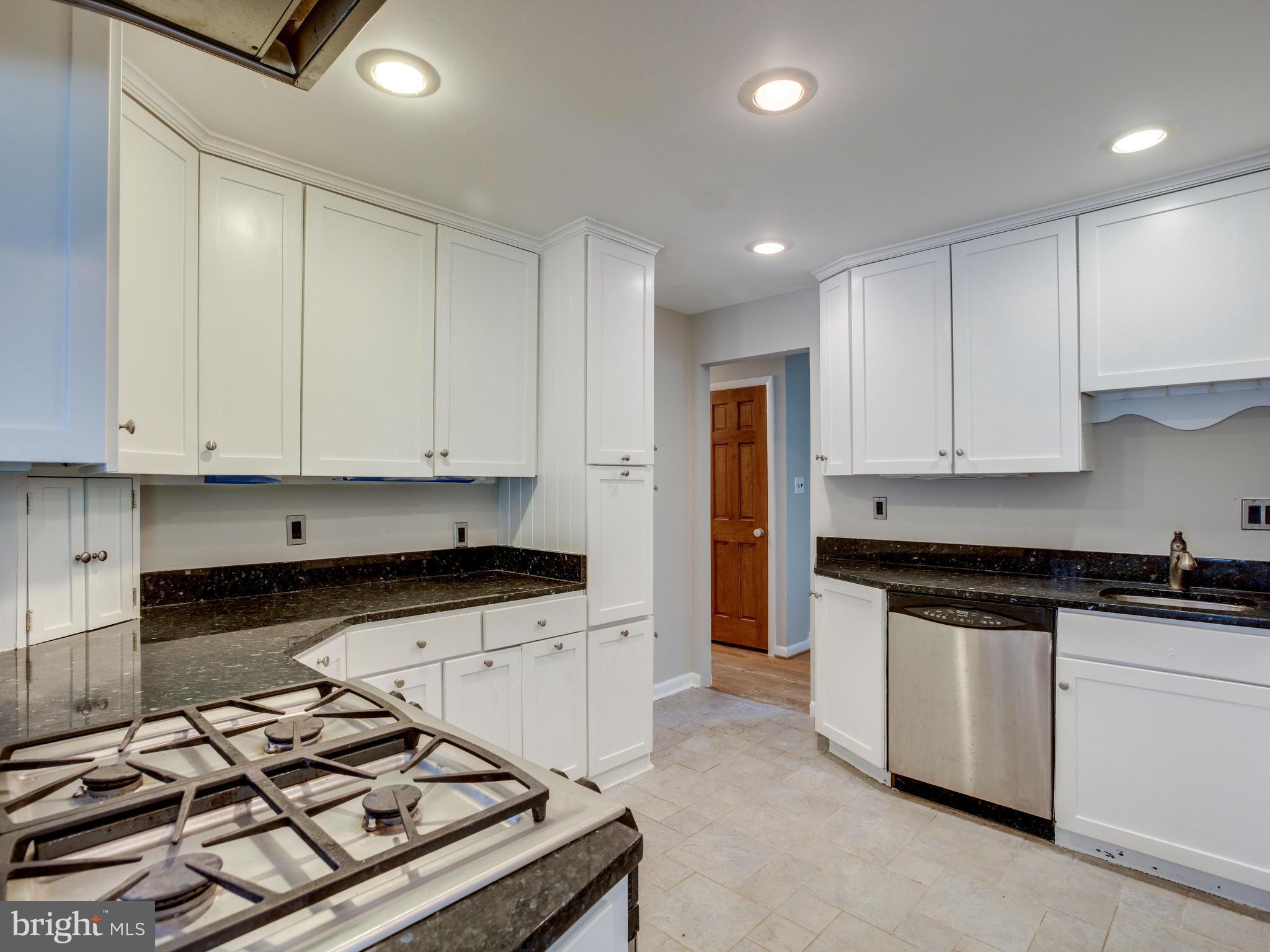 1011 Collingwood Road Alexandria, VA 22308 - Photo 13 of 30 Kitchen
