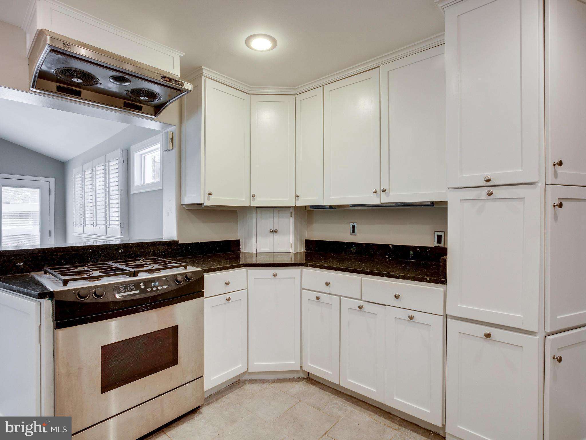 1011 Collingwood Road Alexandria, VA 22308 - Photo 14 of 30 Kitchen