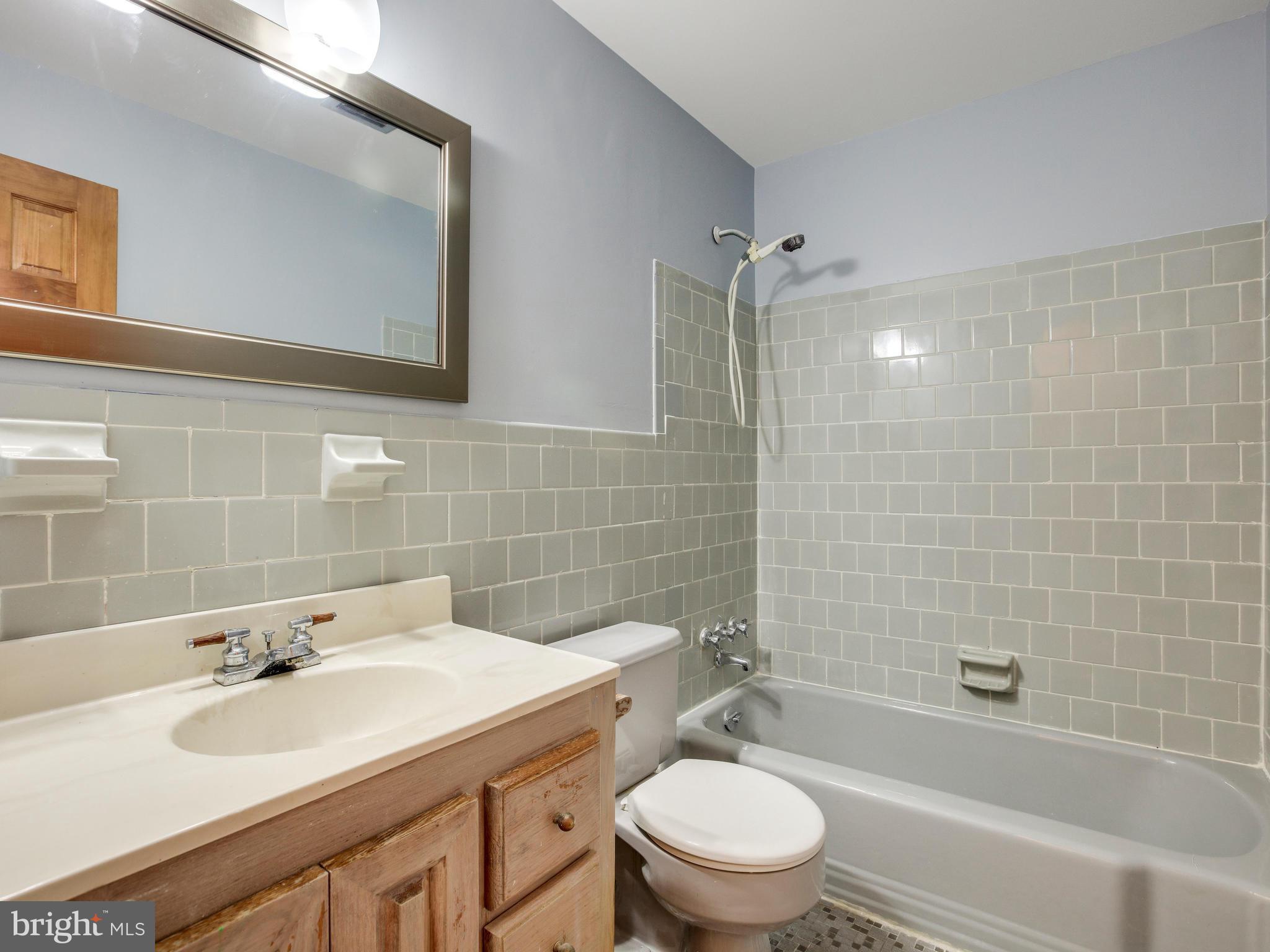 1011 Collingwood Road Alexandria, VA 22308 - Photo 16 of 30 Bath