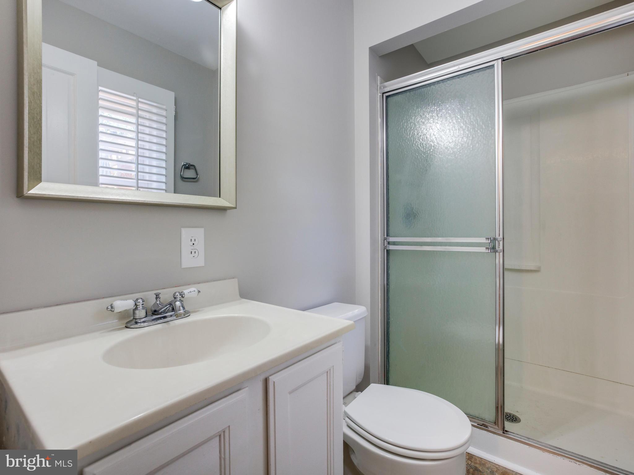 1011 Collingwood Road Alexandria, VA 22308 - Photo 24 of 30 Bath