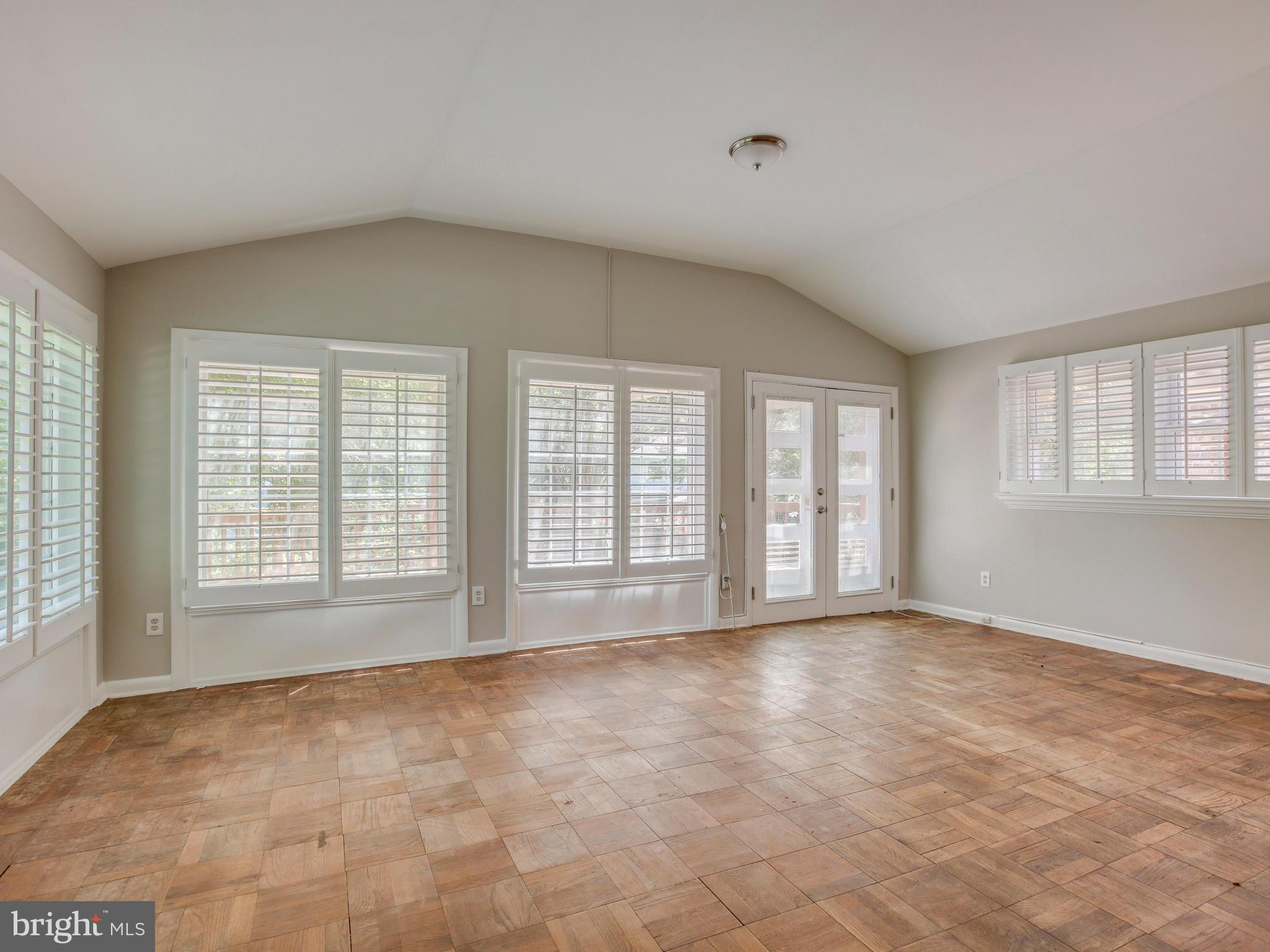 1011 Collingwood Road Alexandria, VA 22308 - Photo 9 of 30 Sunroom