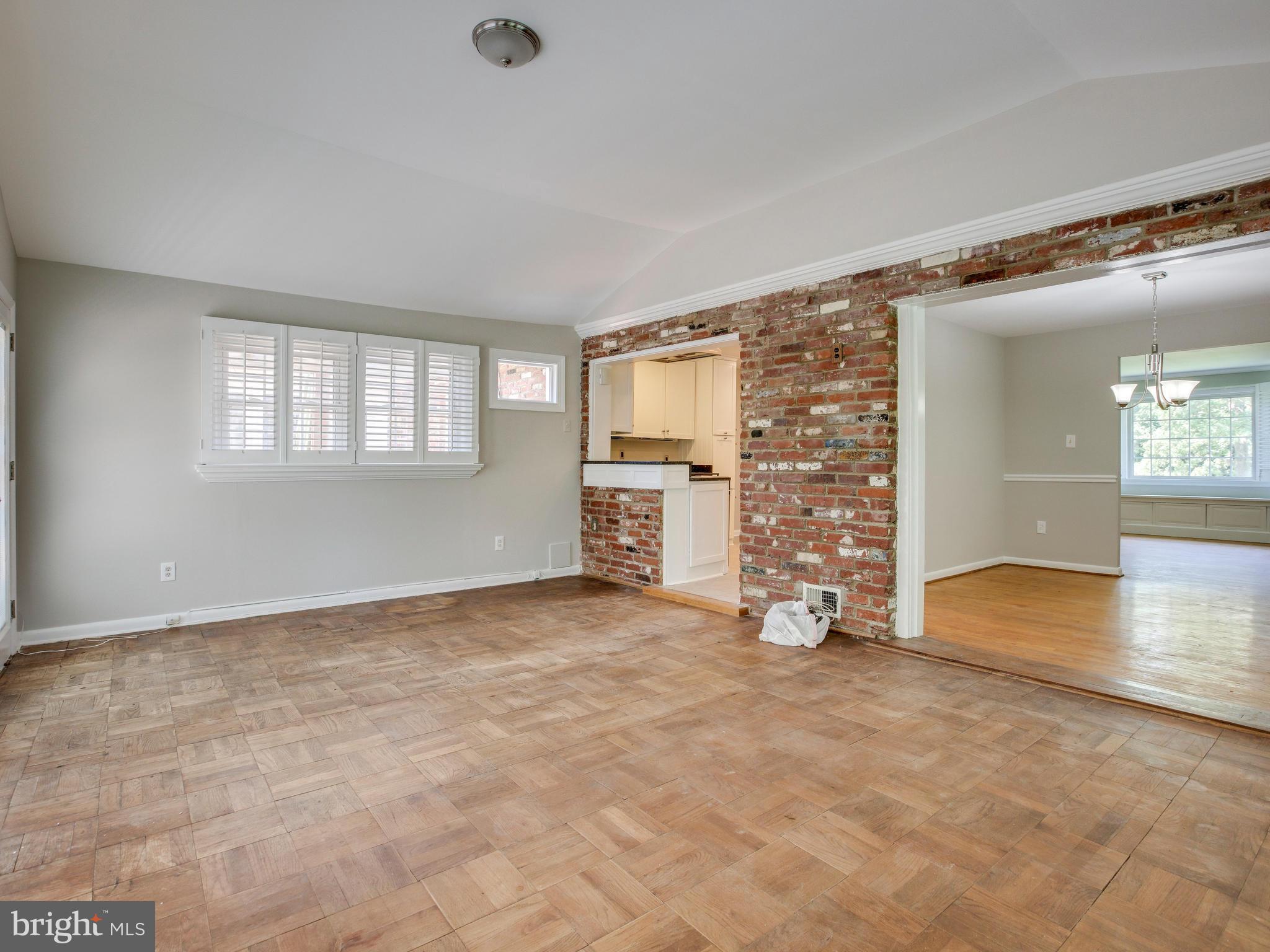 1011 Collingwood Road Alexandria, VA 22308 - Photo 10 of 30 Sunroom