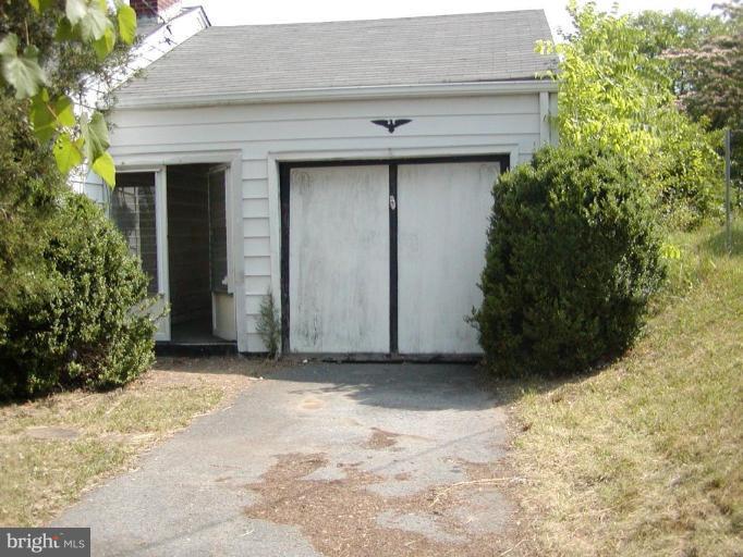 2924 Papermill Road Winchester, VA 22601 - Photo 16 of 30 Garage 1