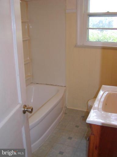 2924 Papermill Road Winchester, VA 22601 - Photo 5 of 30 Bath #1