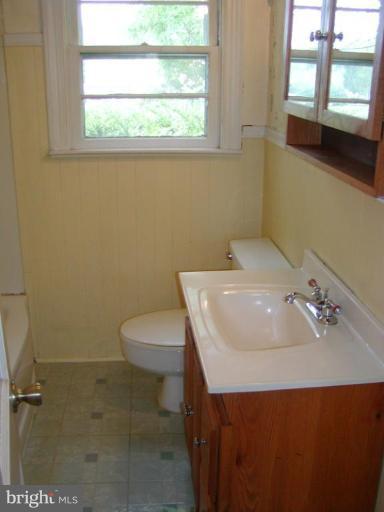 2924 Papermill Road Winchester, VA 22601 - Photo 6 of 30 Bath #2