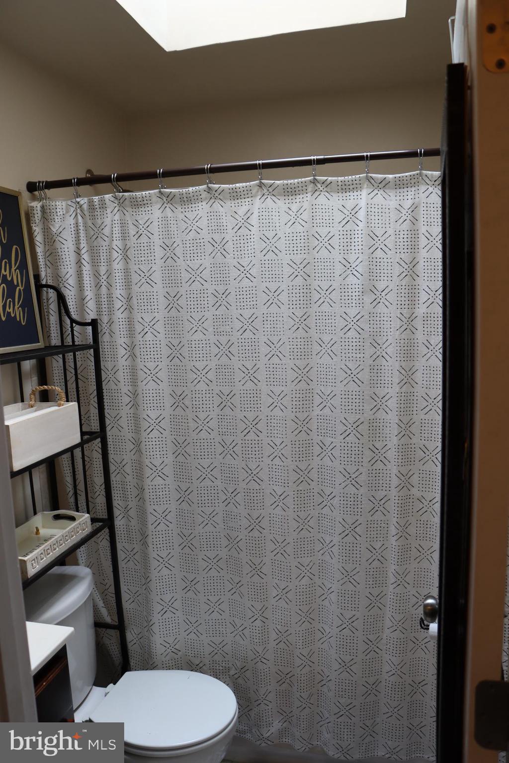 3720 Flowerton Road Baltimore, MD 21229 - Photo 18 of 25 Full bath