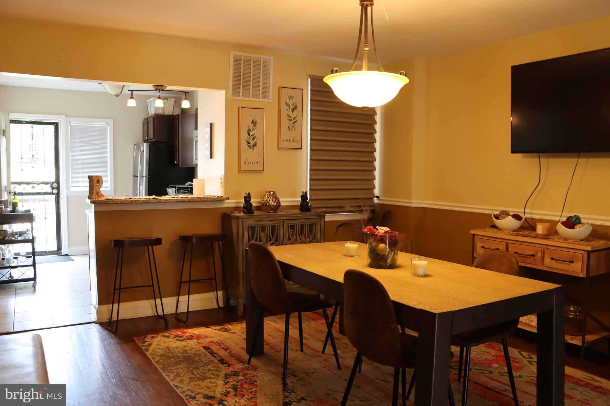 3720 Flowerton Road Baltimore, MD 21229 - Photo 5 of 25 Dining room